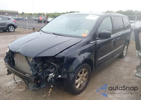 2011 Chrysler Town & Country Touring from USA, damaged, VIN 2A4RR5DG2BR607408